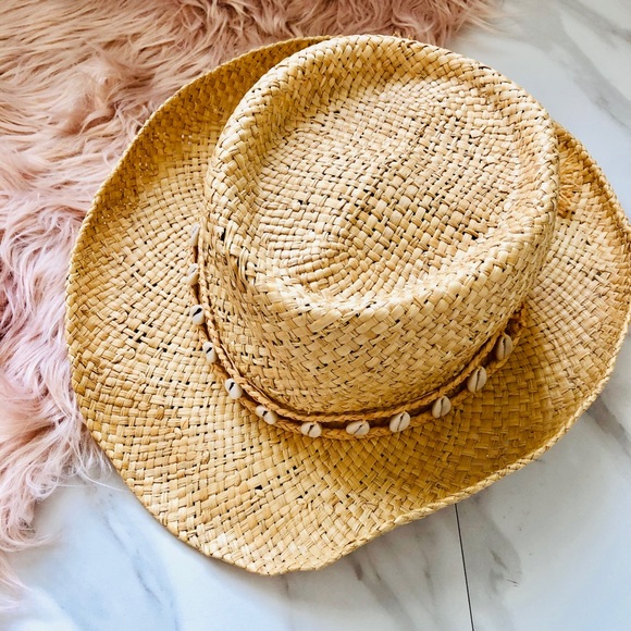 Triangle straw hat Clearance